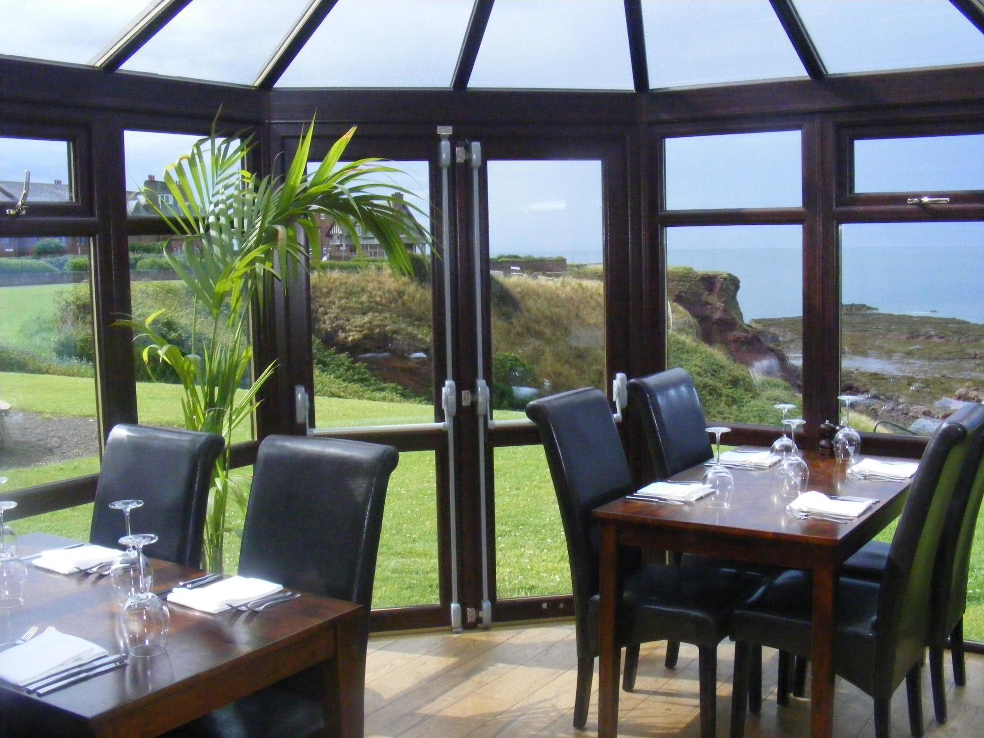 Bayswell Park Hotel Дънбар Екстериор снимка